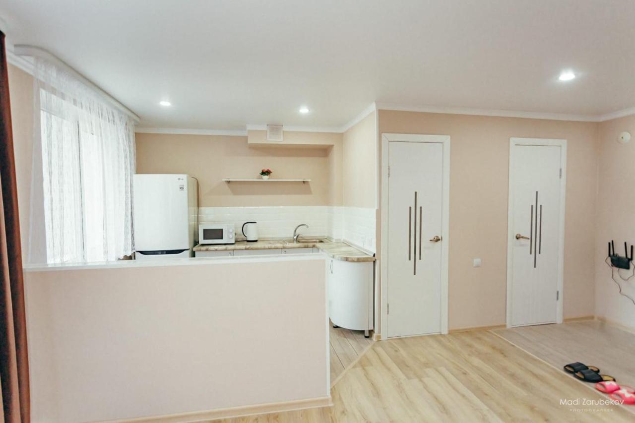 Cosy flat Semei Exterior foto
