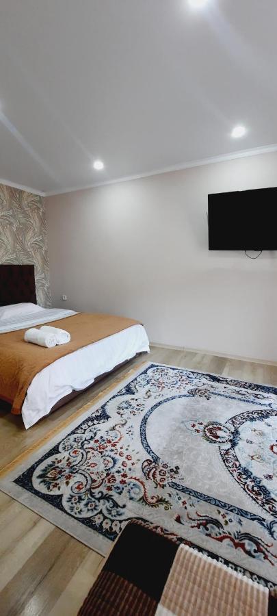 Cosy flat Semei Exterior foto